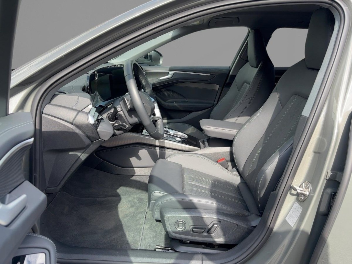 Bild über Audi A6 Avant TDI quattro 150 kW S tronic - für weitere Informationen kontaktieren Sie den Audi Partner