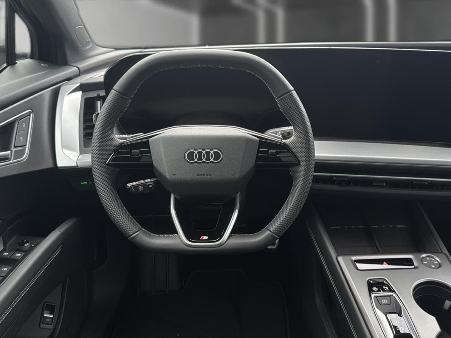 Bild über Audi Q4 SUV e-tron e-tron quattro 220 kW - für weitere Informationen kontaktieren Sie den Audi Partner