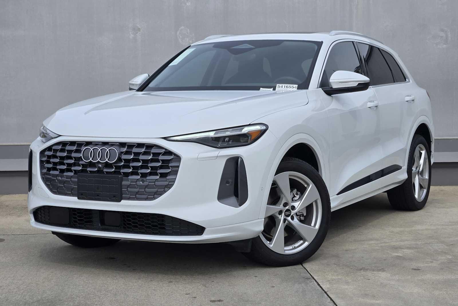2025 Audi Q5 40 Premium Plus's photo
