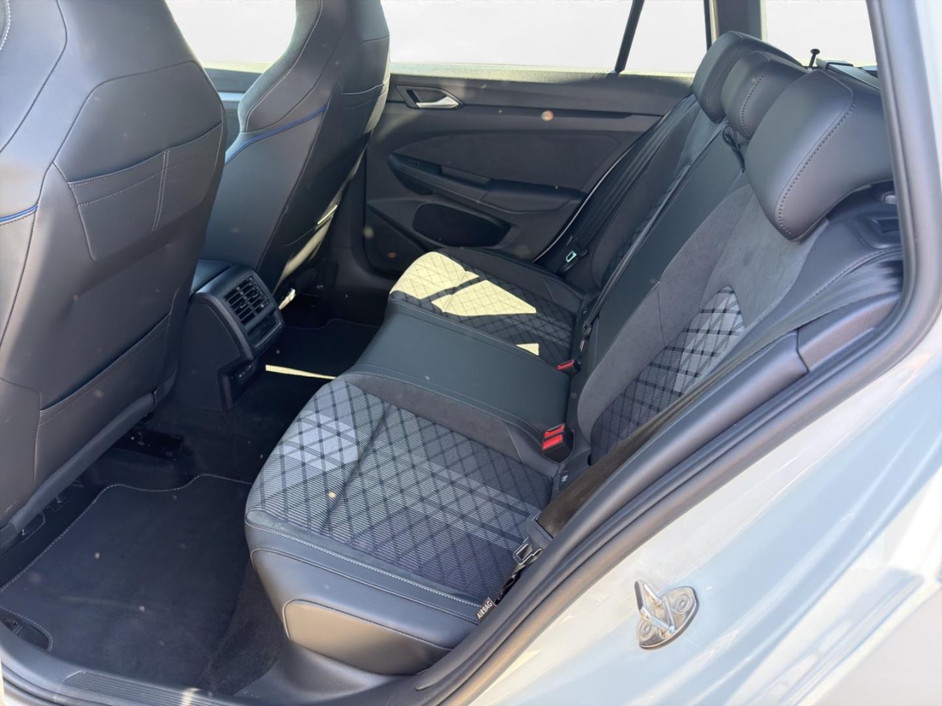 Volkswagen Golf Variant R-Line