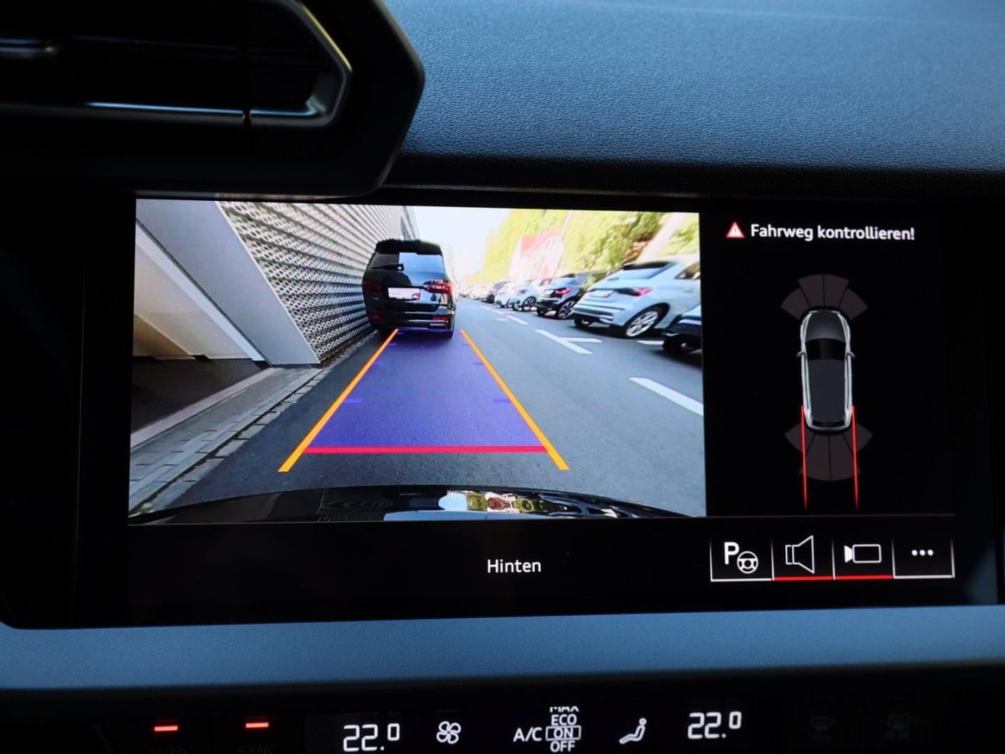 Bild über Audi A3 Sportback S line 35 TFSI S tronic - für weitere Informationen kontaktieren Sie den Audi Partner