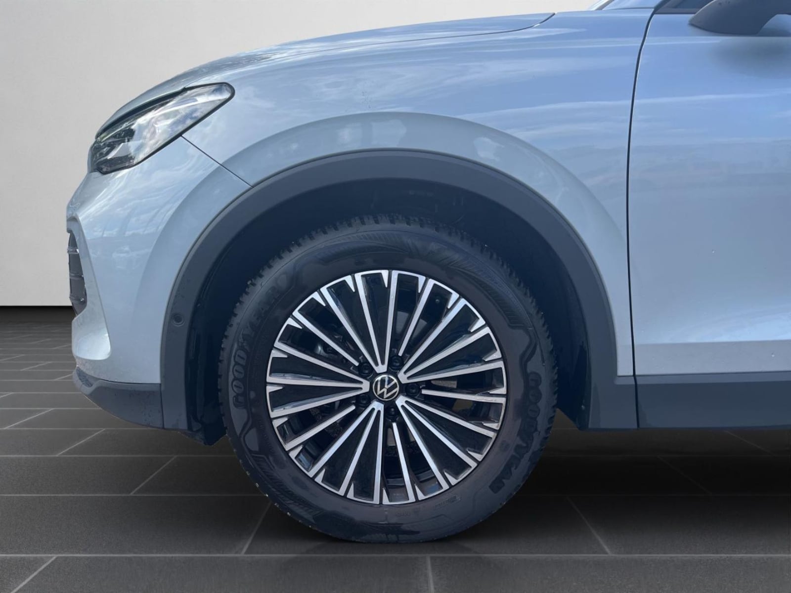 Volkswagen Tiguan – Bild 8