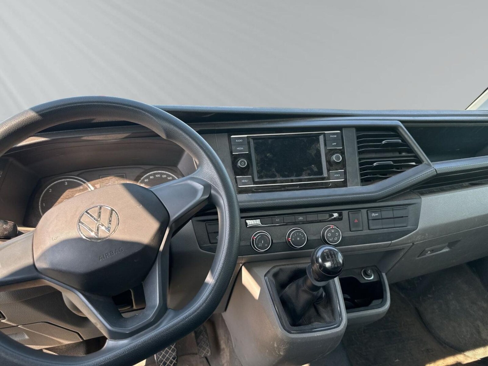 Volkswagen T6.1 Transporter Pritschenwagen Einzelkabine – Bild 9