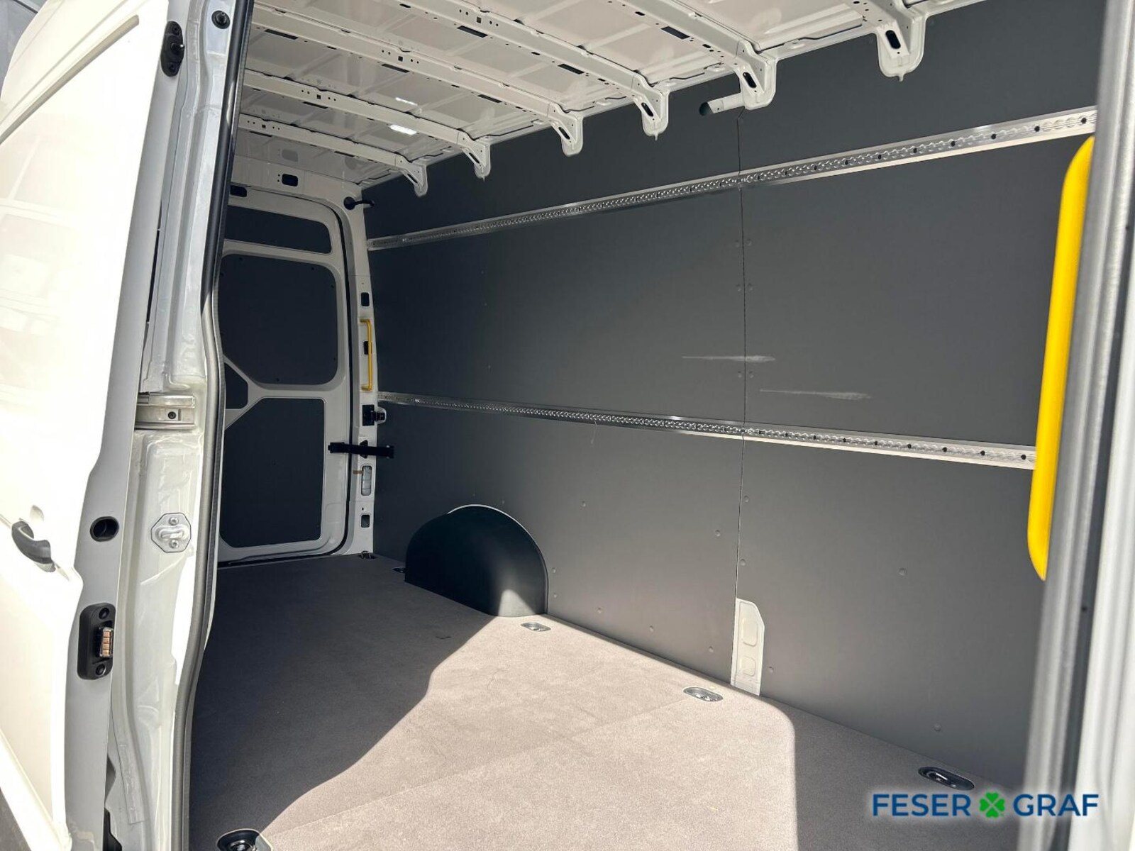Volkswagen Crafter Kasten langer Radstand – Bild 7