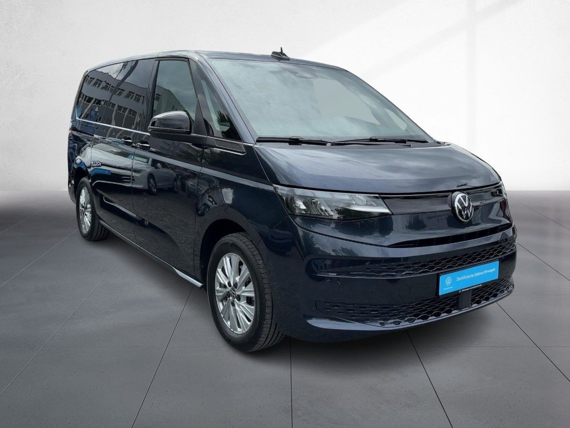 Volkswagen Multivan Langversion Basis-Modell