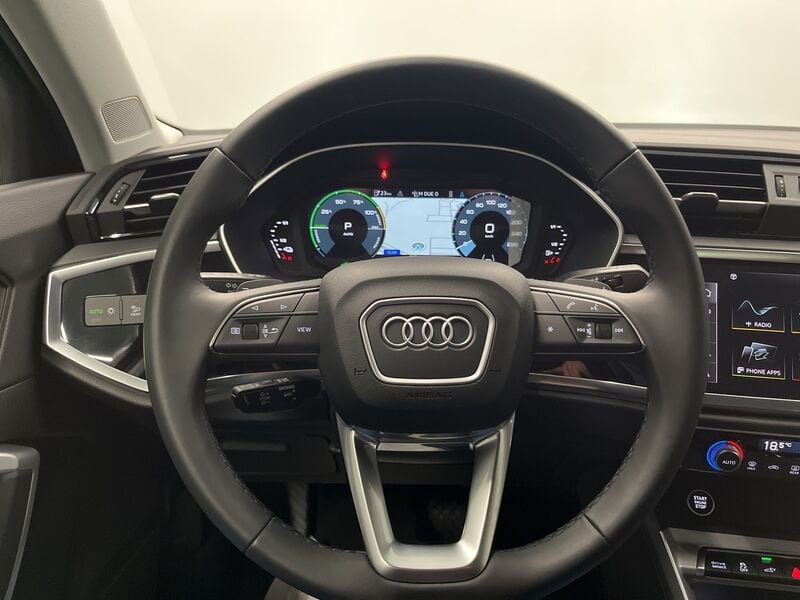 Immagine di Audi Q3 TFSI e S line edition 45 TFSI e 180 kW (245 CV) S tronic - Vista: for more details contact your dealer