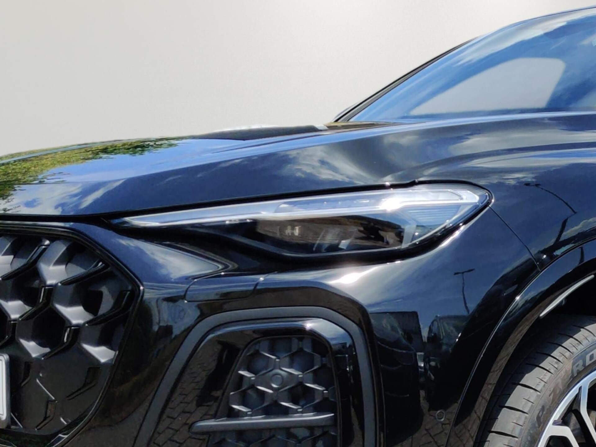 Audi Q5 SUV e-hybrid edition one