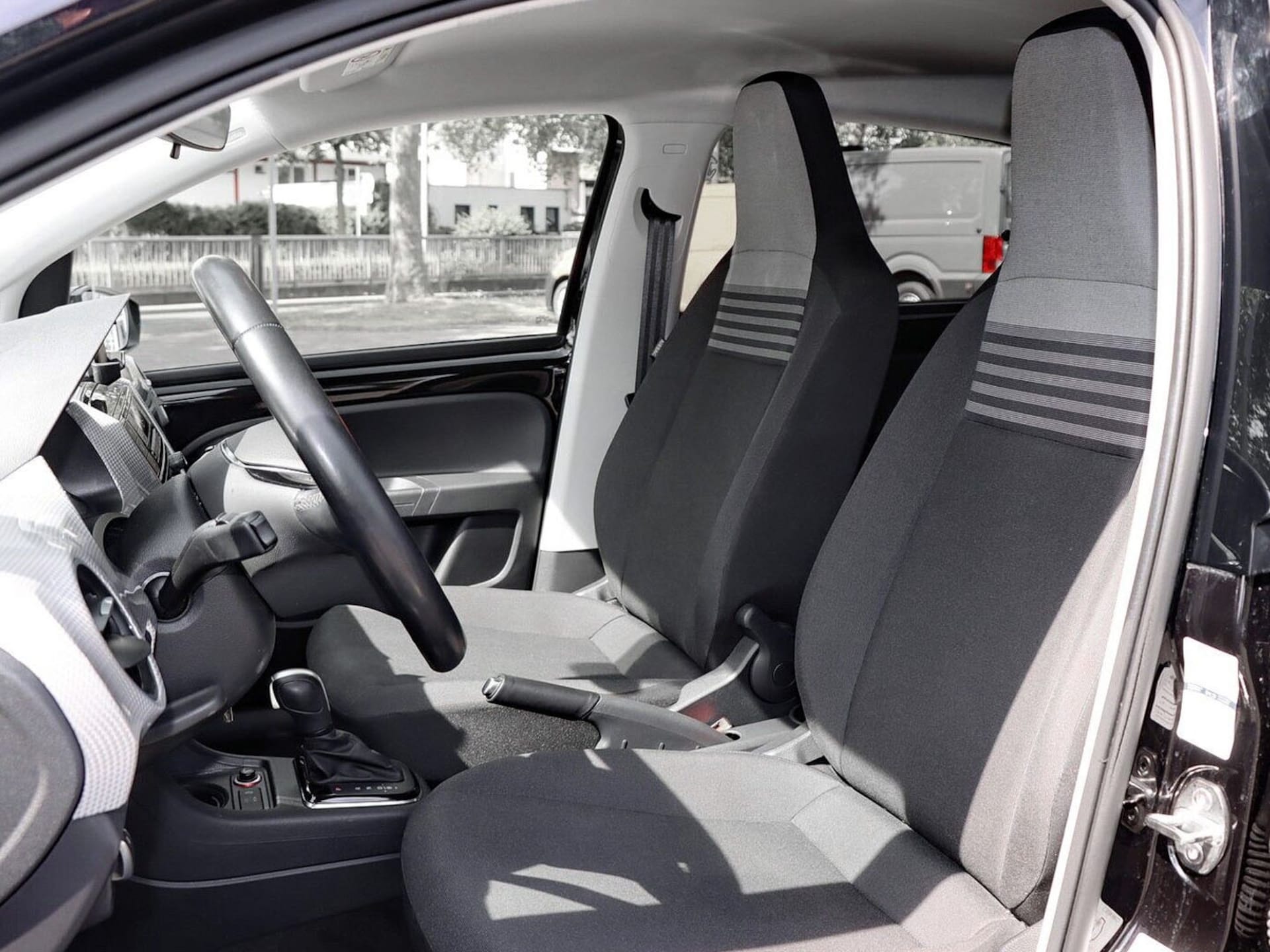 Volkswagen e-up! "Max"