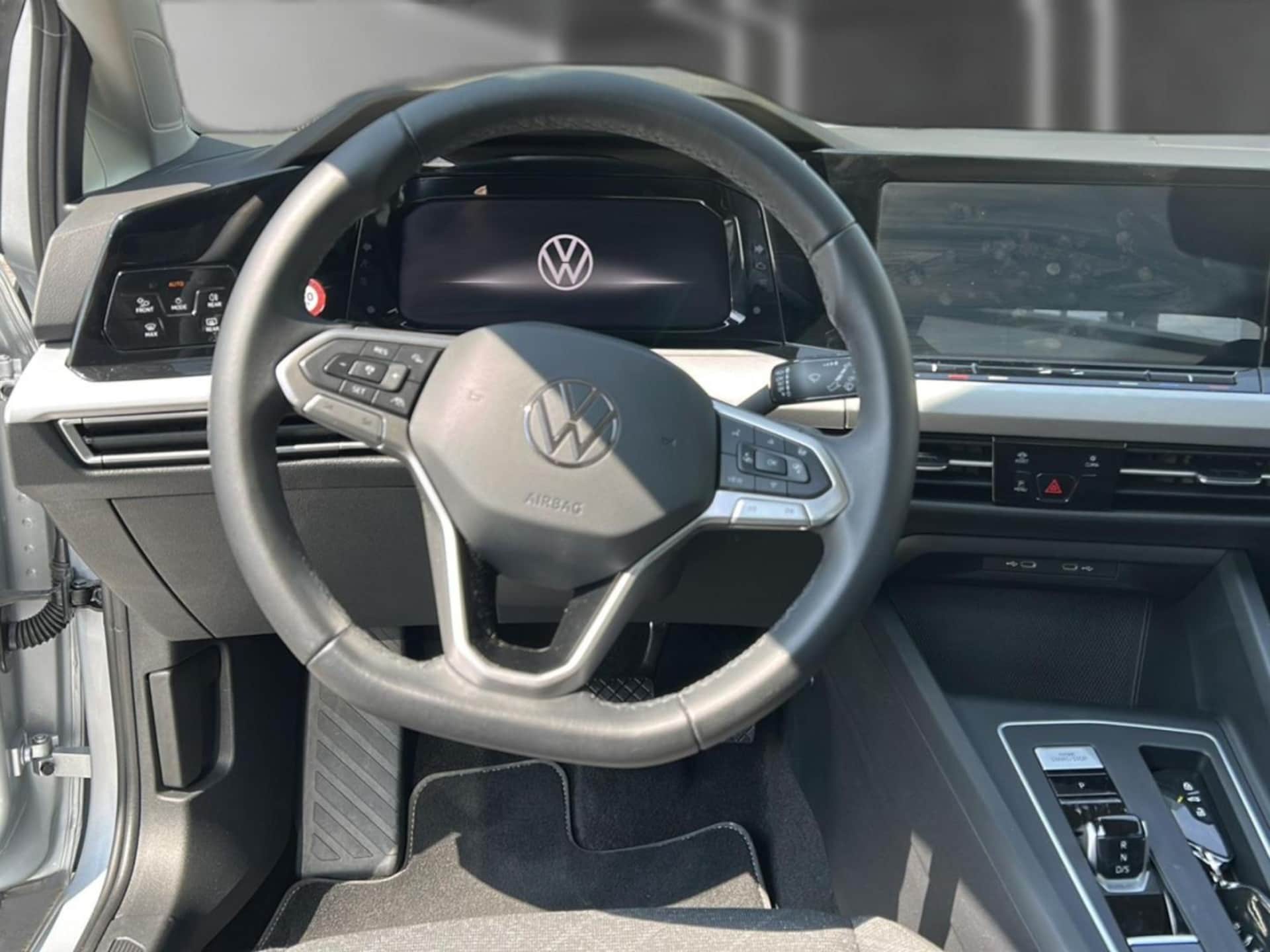 Volkswagen Golf Variant Life