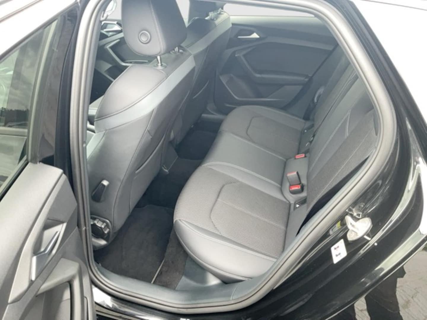 Bild über Audi A1 Sportback S line 25 TFSI S tronic - für weitere Informationen kontaktieren Sie den Audi Partner