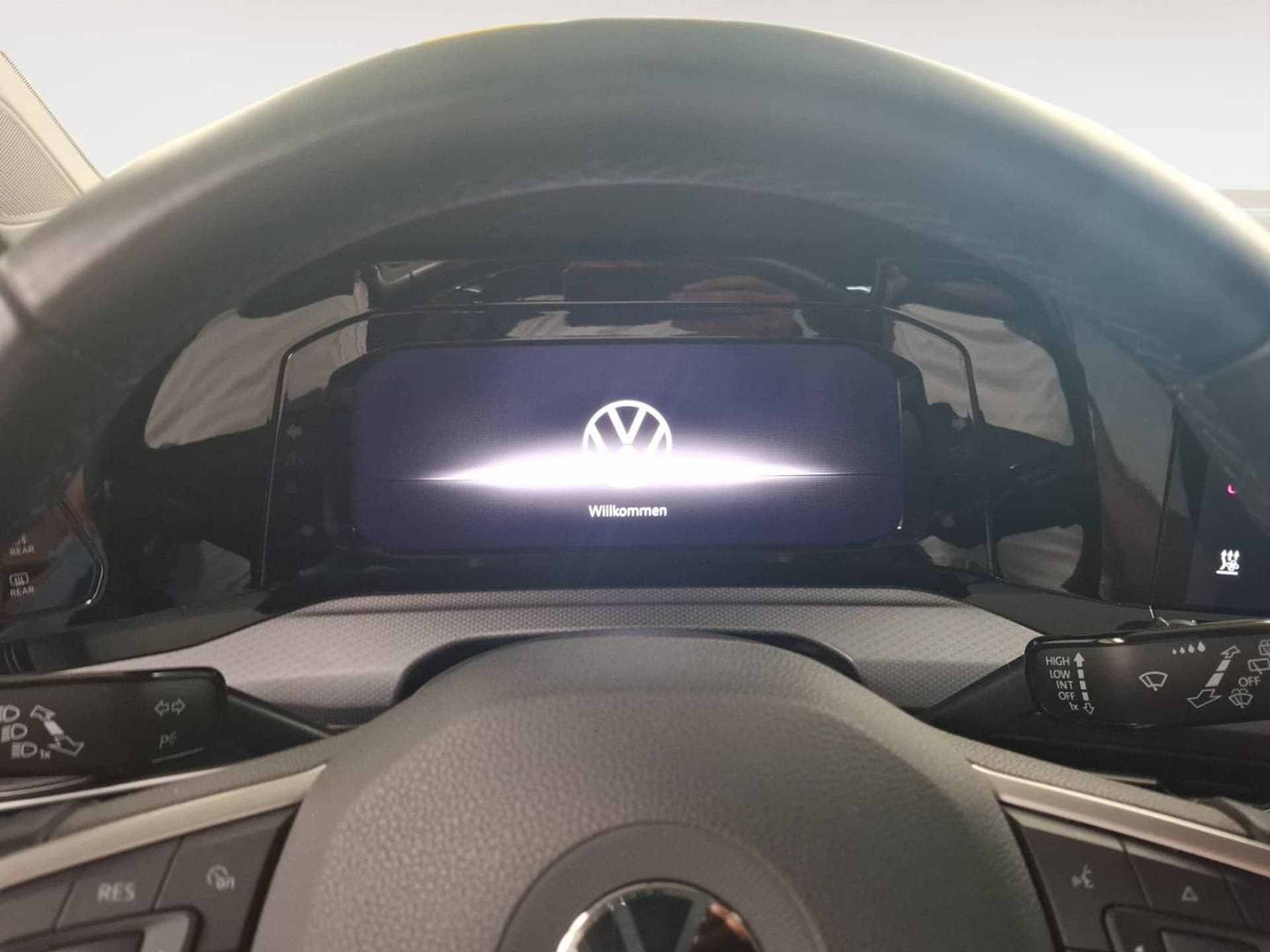 Volkswagen Golf Active