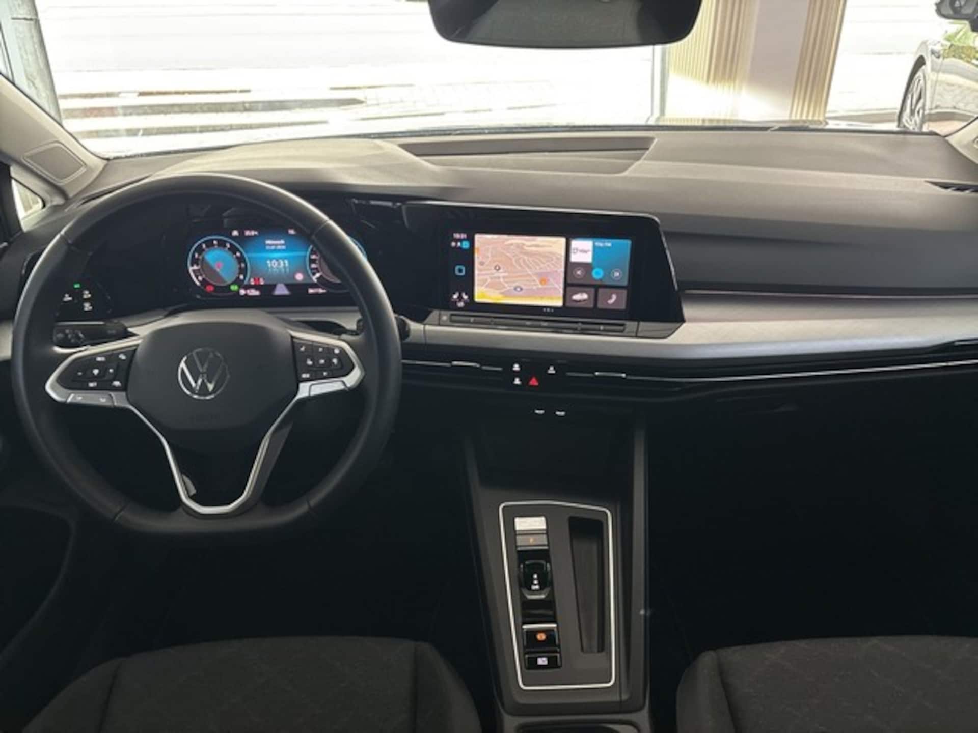 Volkswagen Golf Life