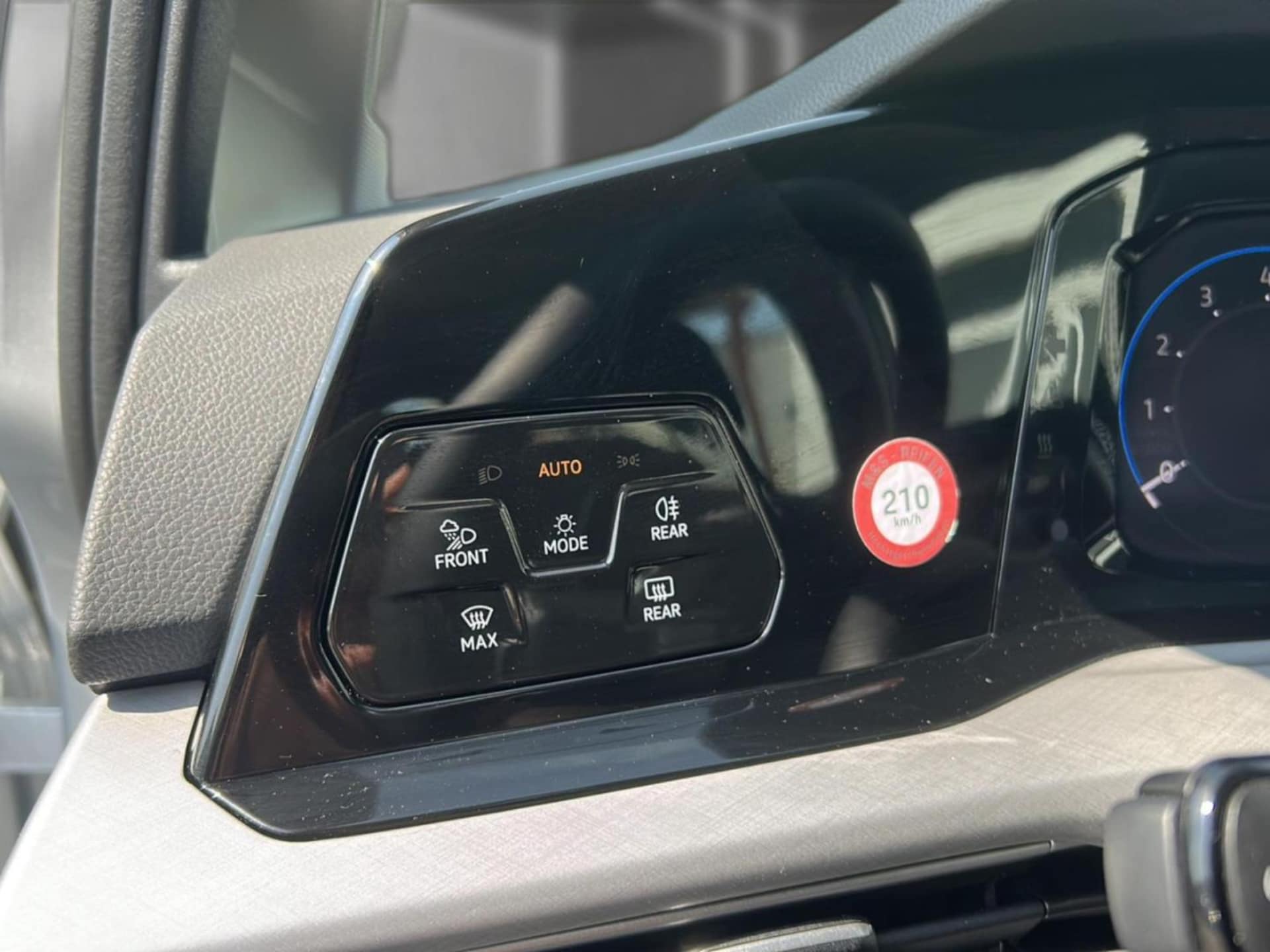 Volkswagen Golf Variant Life