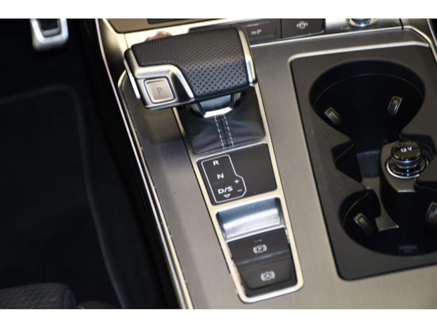 Bild über Audi S6 Avant TDI quattro tiptronic - für weitere Informationen kontaktieren Sie den Audi Partner
