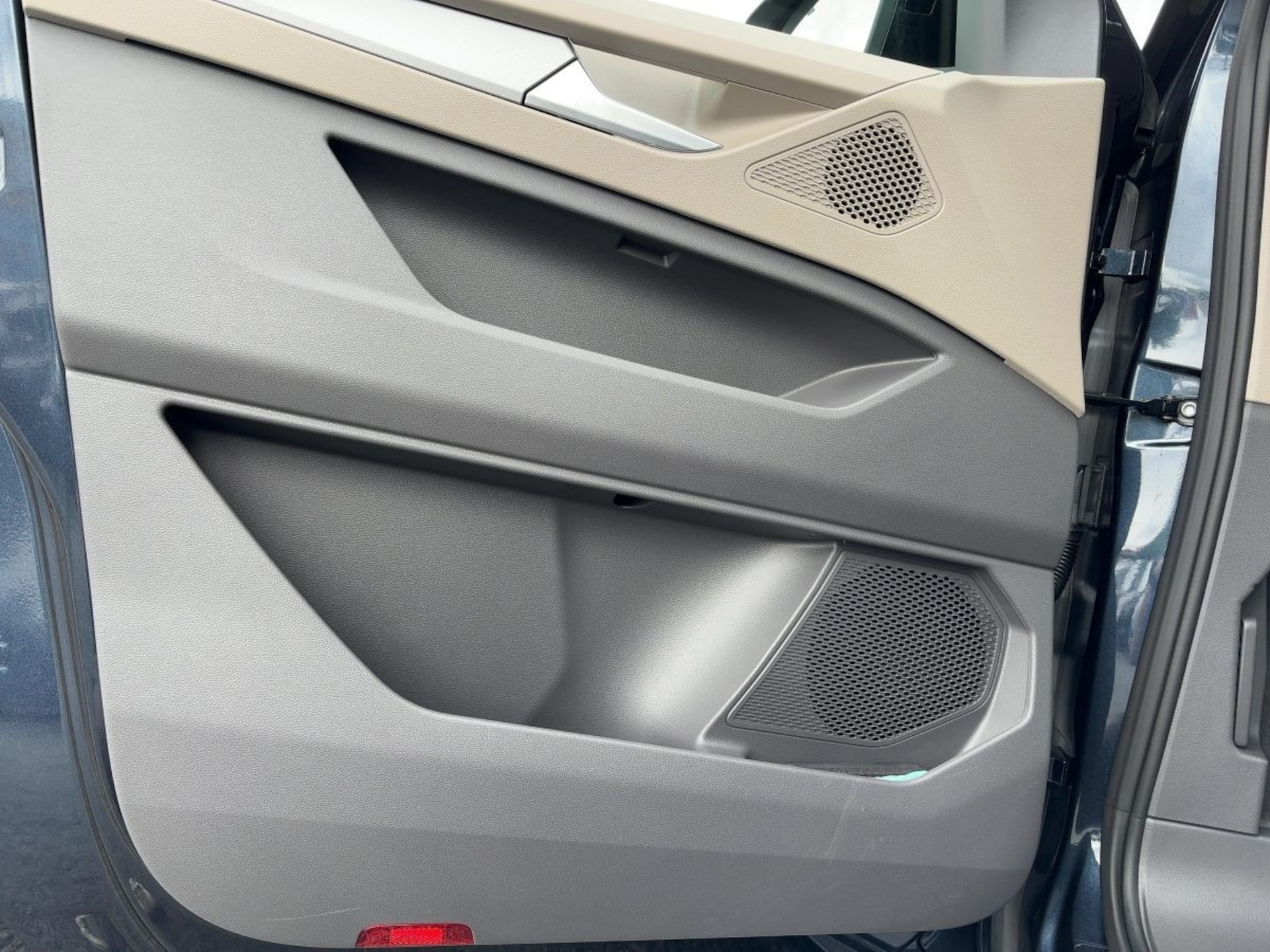 Volkswagen Multivan Langversion Basis-Modell