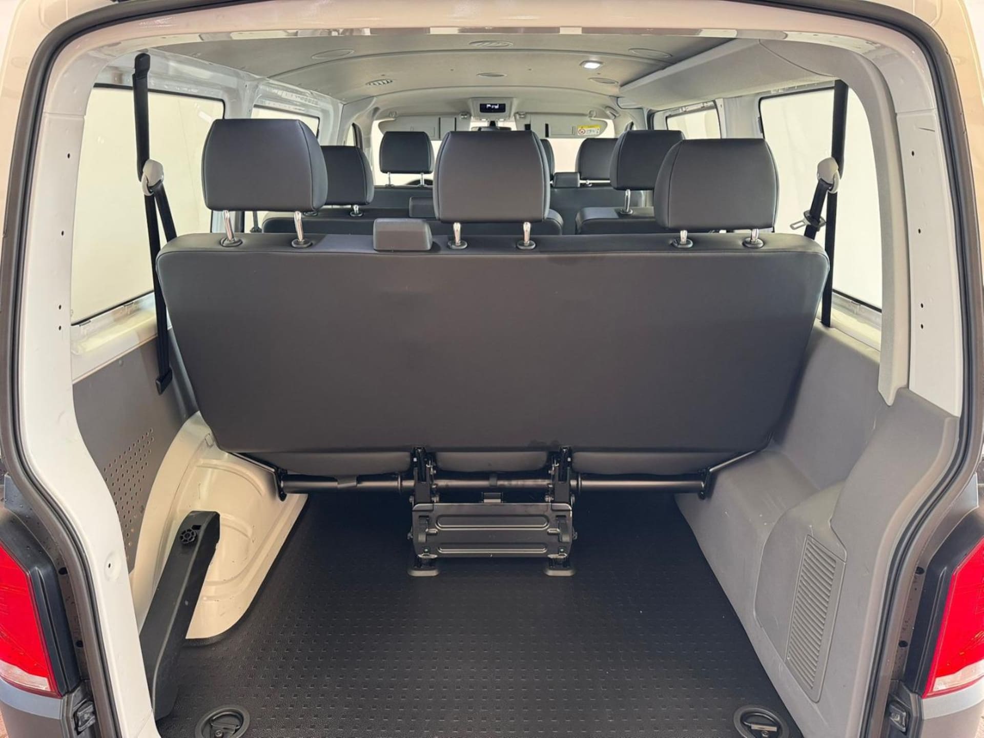 Volkswagen T6.1 Transporter Kombi kurzer Radstand