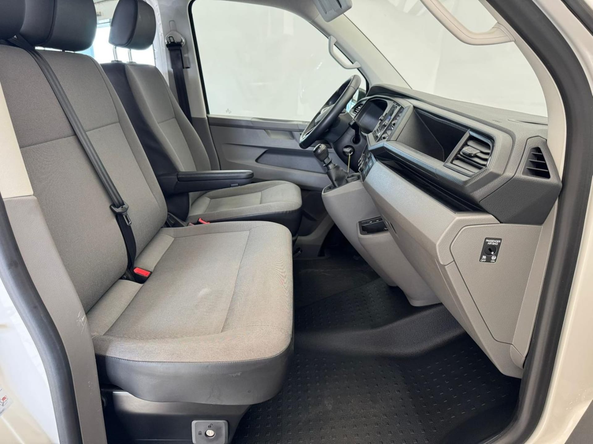 Volkswagen T6.1 Transporter Kombi kurzer Radstand