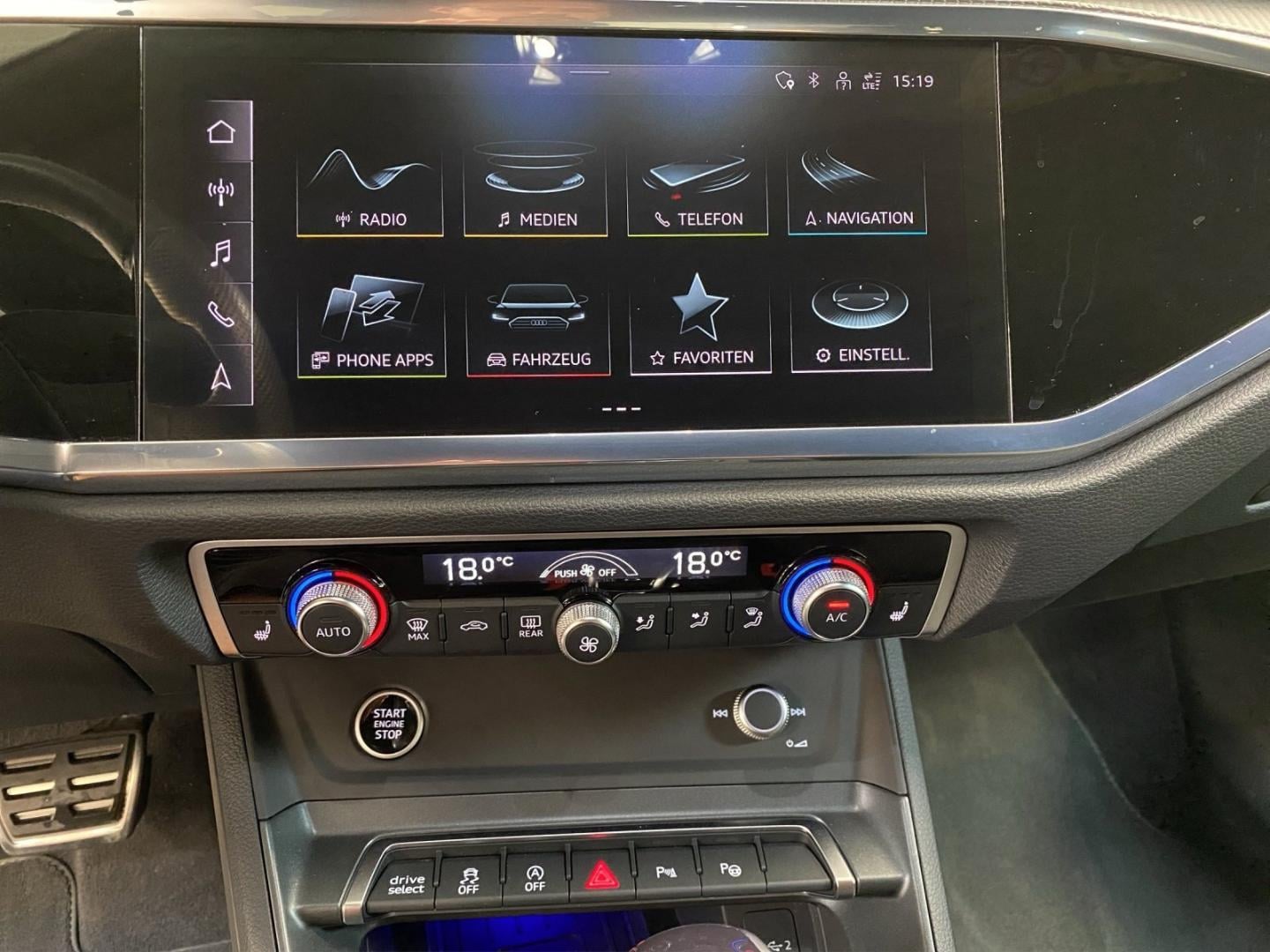 Bild über Audi Q3 S line 35 TFSI S tronic - für weitere Informationen kontaktieren Sie den Audi Partner