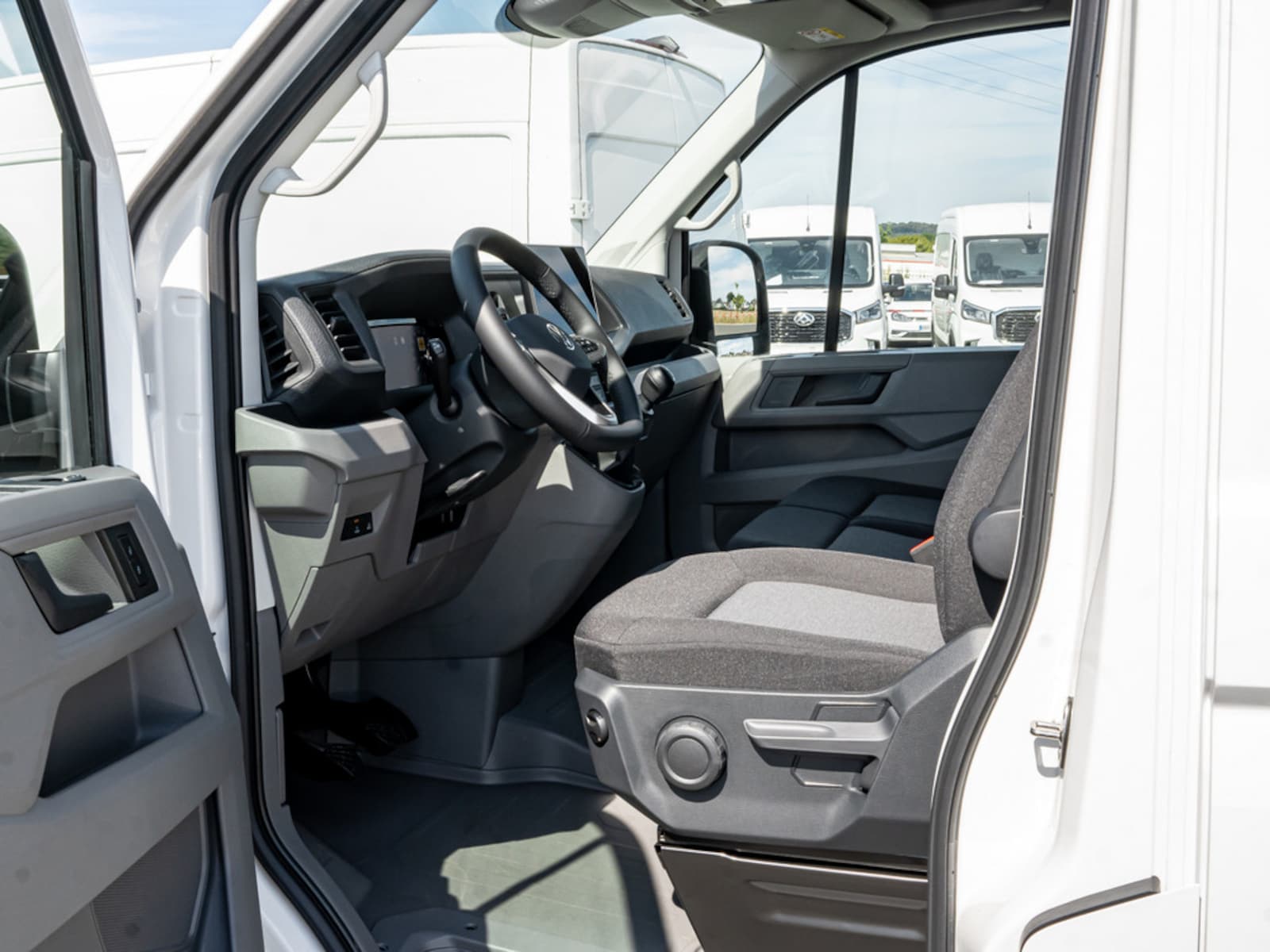 Volkswagen Crafter Kasten mittlerer Radstand – Bild 17