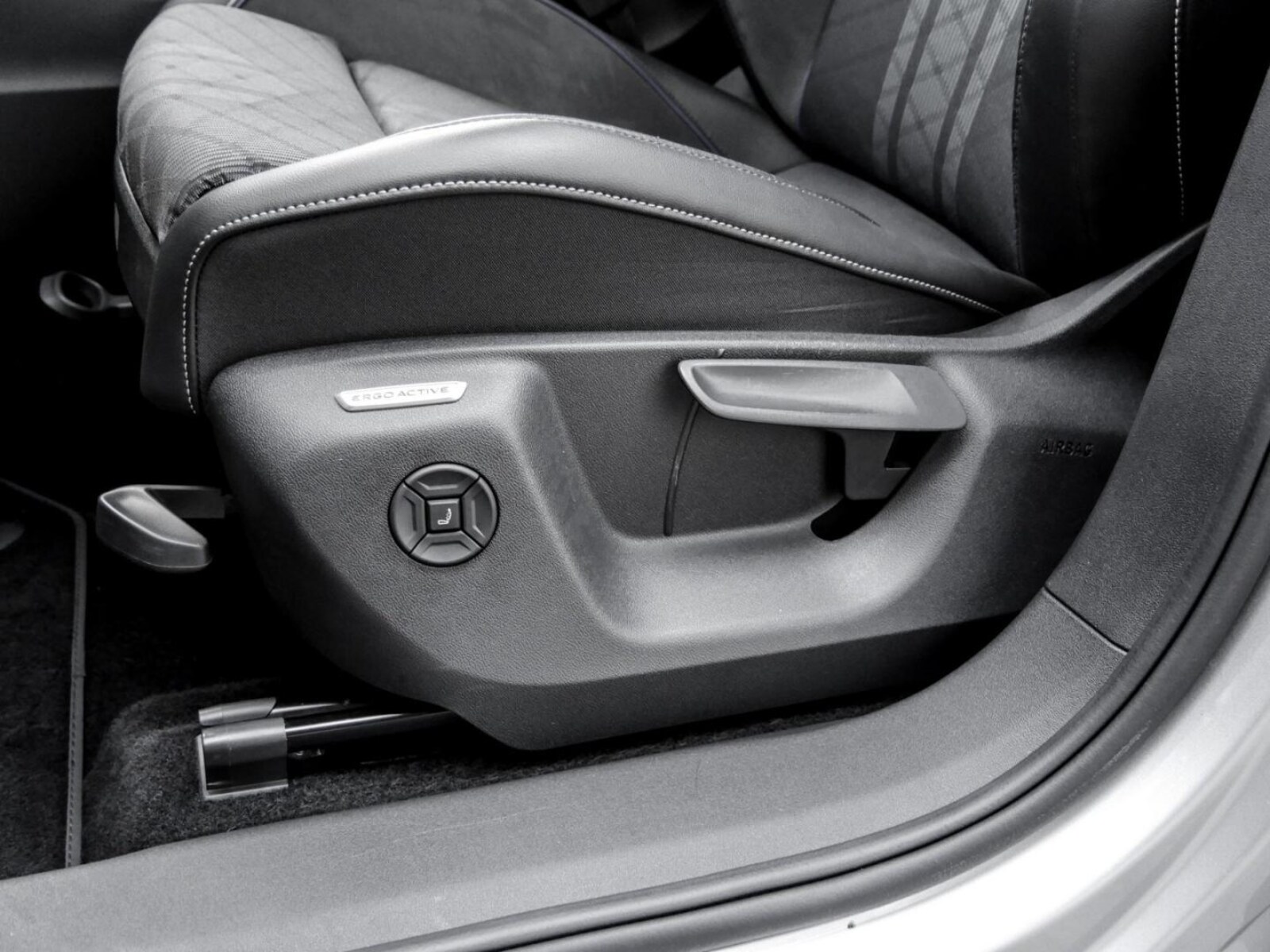 Volkswagen Tiguan – Bild 14