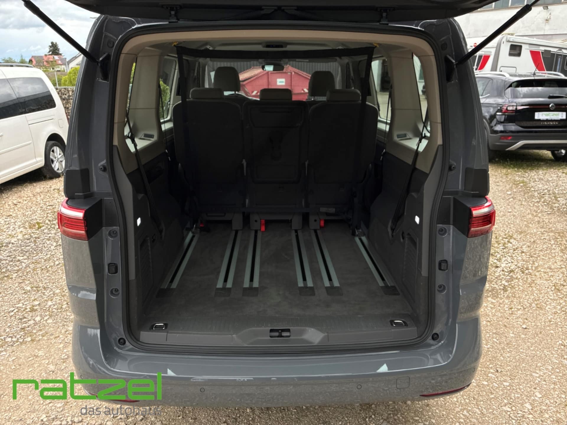 Volkswagen Multivan Basis-Modell