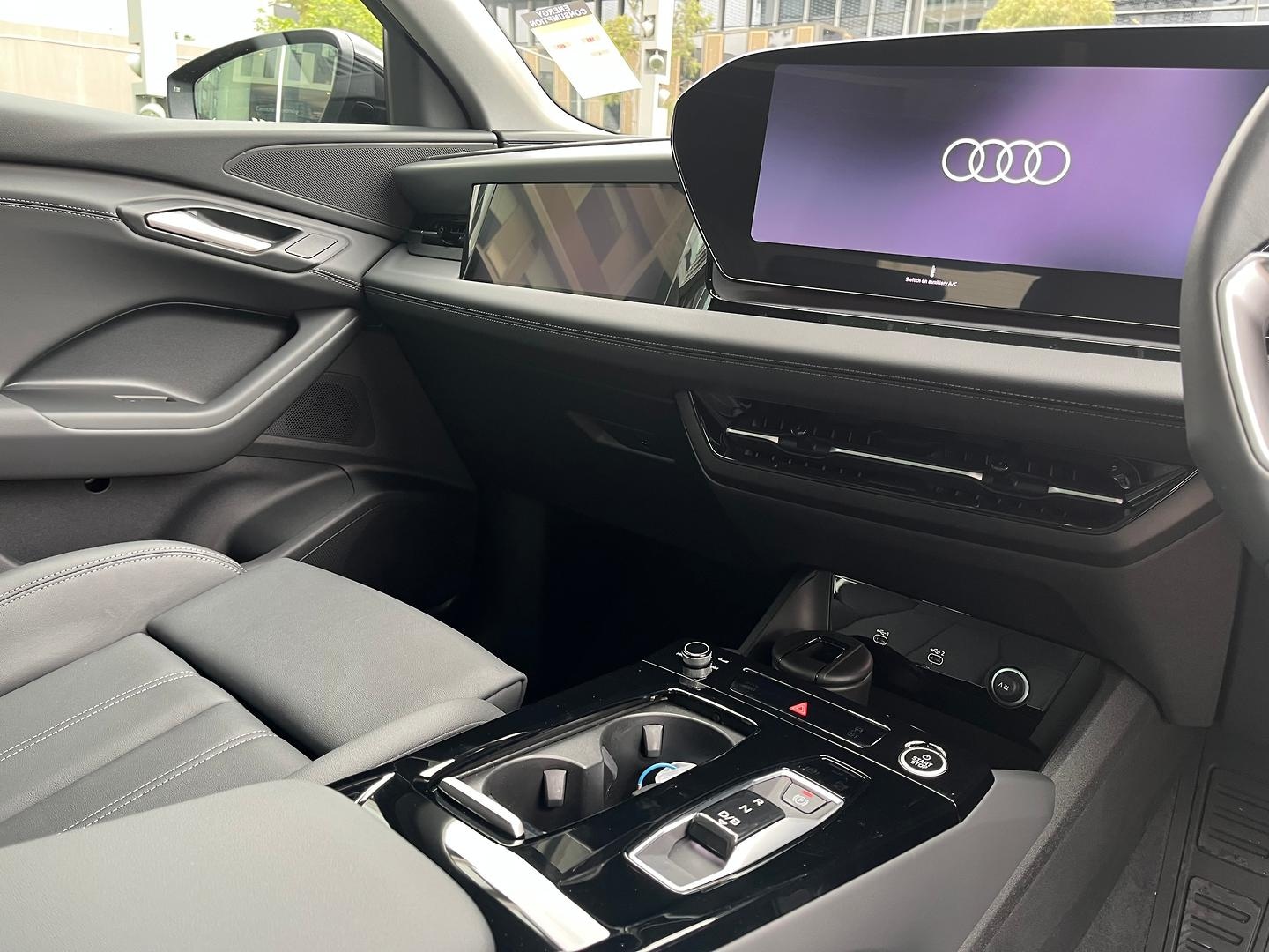 Image about Audi Q6 SUV e-tron e-tron