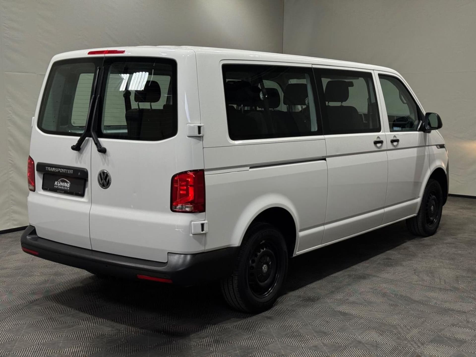 Volkswagen T6.1 Transporter Kombi langer Radstand