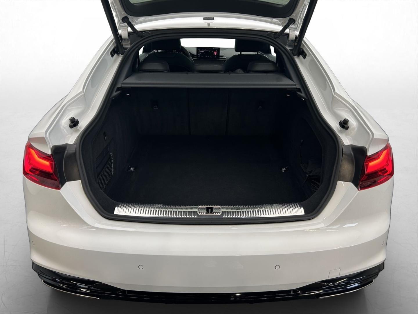 Bild über Audi A5 Sportback S line business 40 TFSI quattro S tronic - für weitere Informationen kontaktieren Sie den Audi Partner