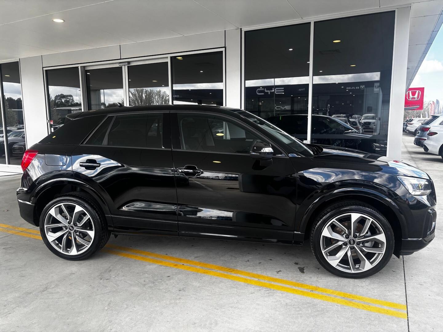 Image about Audi Q2 35 TFSI S tronic