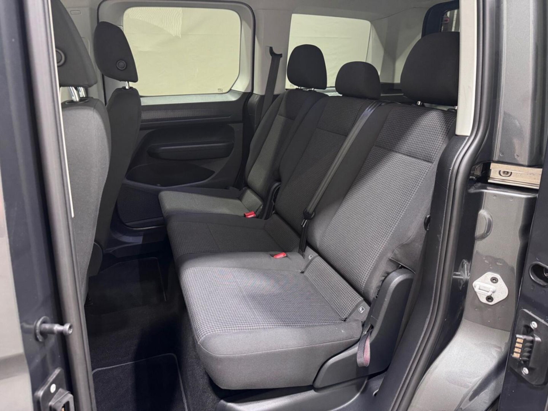 Volkswagen Caddy Basis-Modell