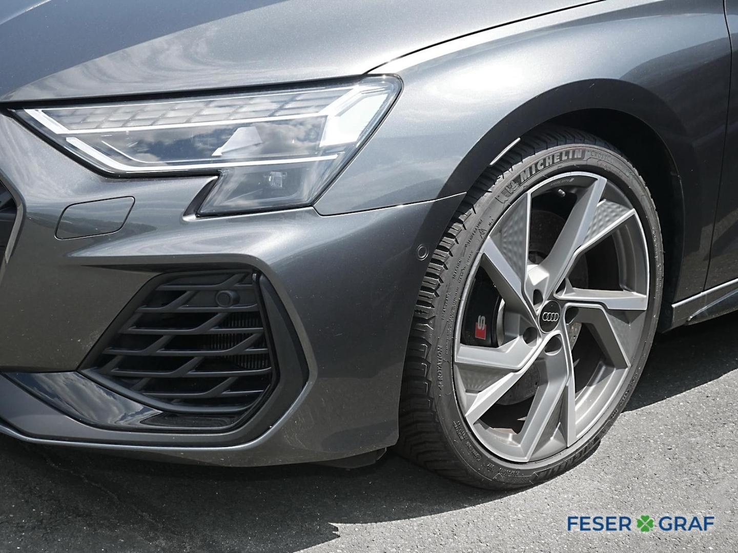 Bild über Audi S3 Sportback TFSI quattro S tronic - für weitere Informationen kontaktieren Sie den Audi Partner