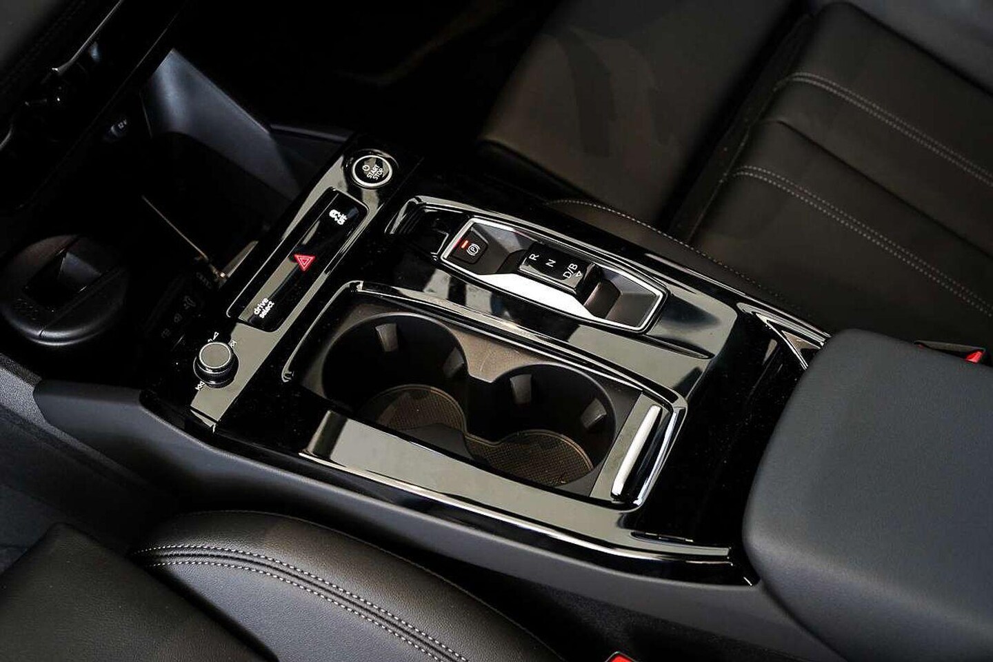 Image about Audi Q6 SUV e-tron e-tron