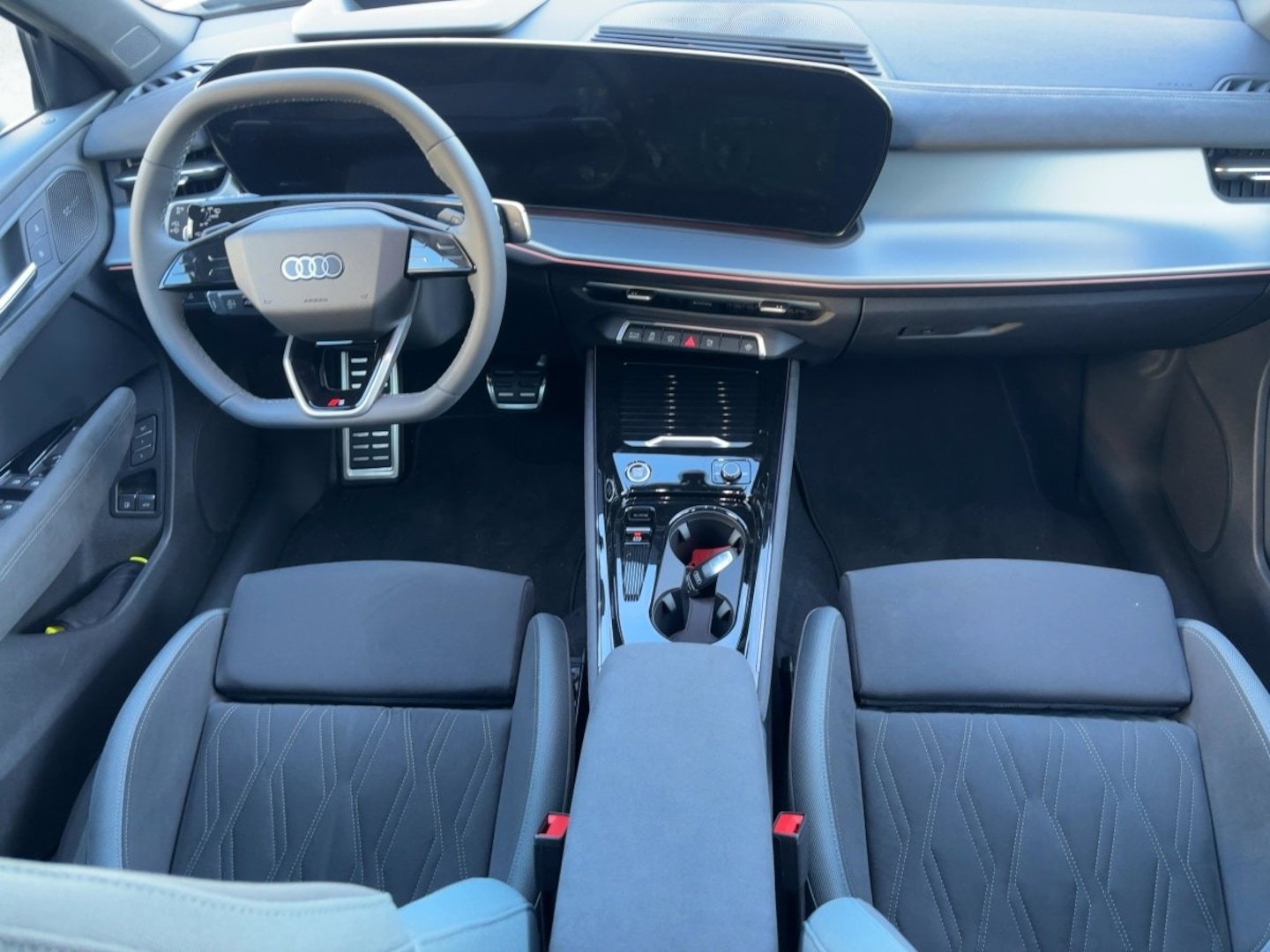 Bild über Audi Q3 SUV e-hybrid e-hybrid 200 kW S tronic - für weitere Informationen kontaktieren Sie den Audi Partner