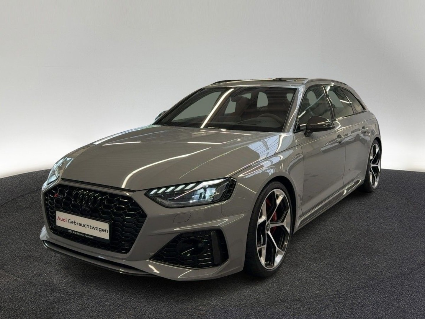 Bild über Audi RS 4 Avant TFSI quattro tiptronic - für weitere Informationen kontaktieren Sie den Audi Partner