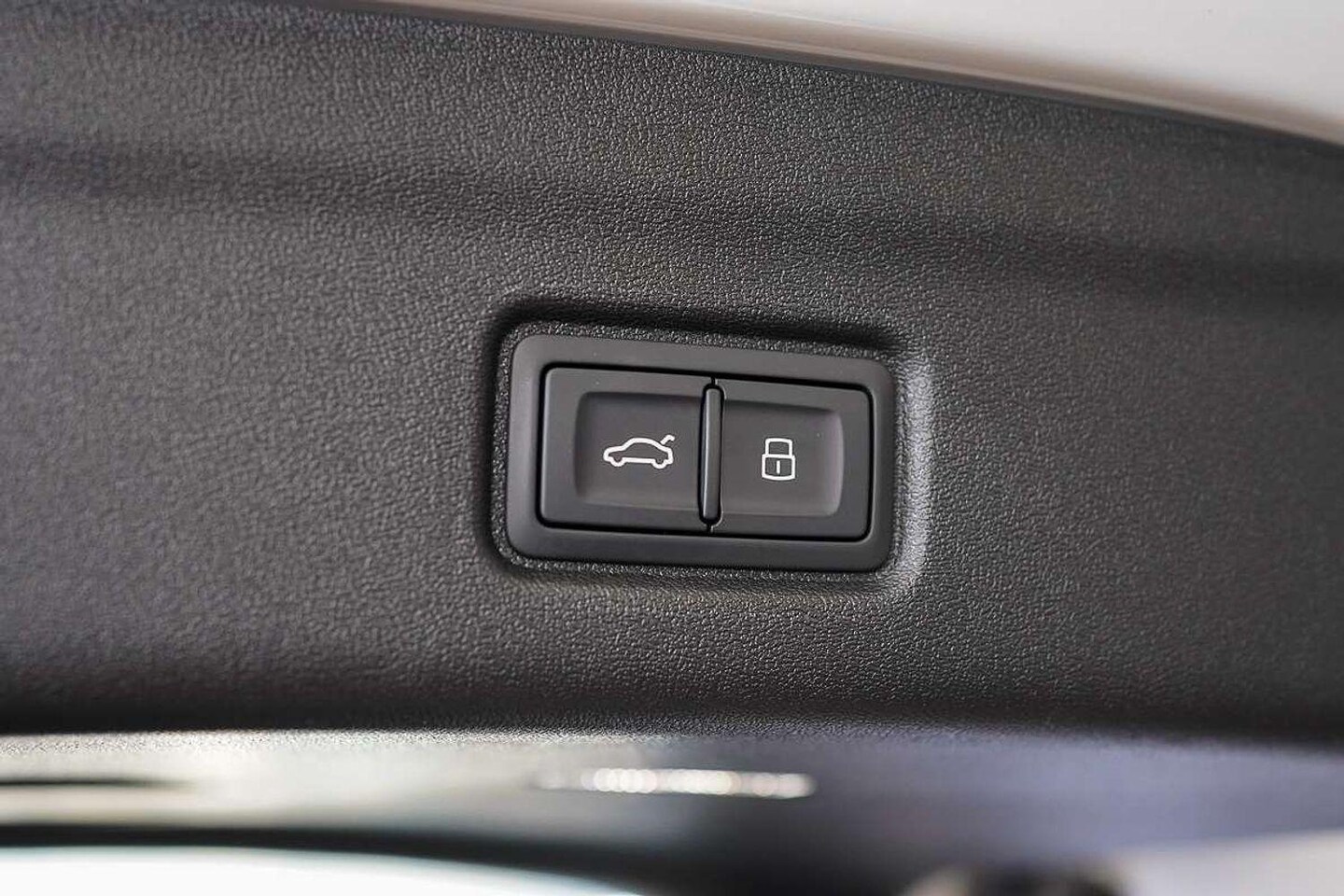 Image about Audi Q6 SUV e-tron e-tron