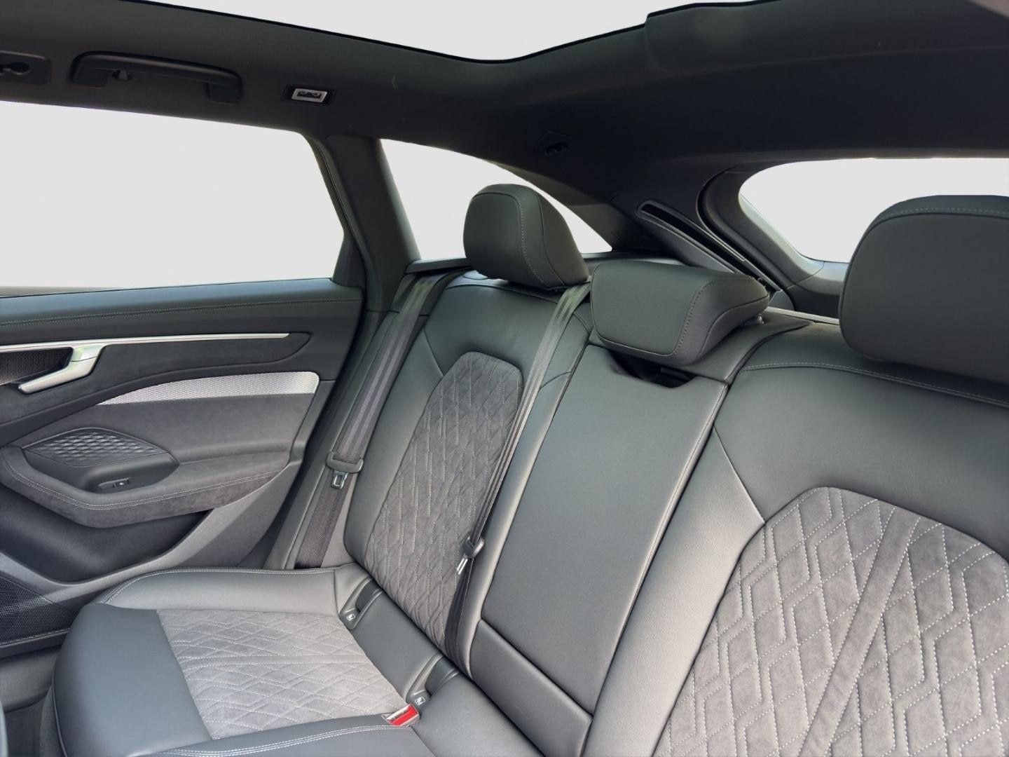 Bild über Audi A6 Avant edition one TDI quattro 220 kW S tronic - für weitere Informationen kontaktieren Sie den Audi Partner