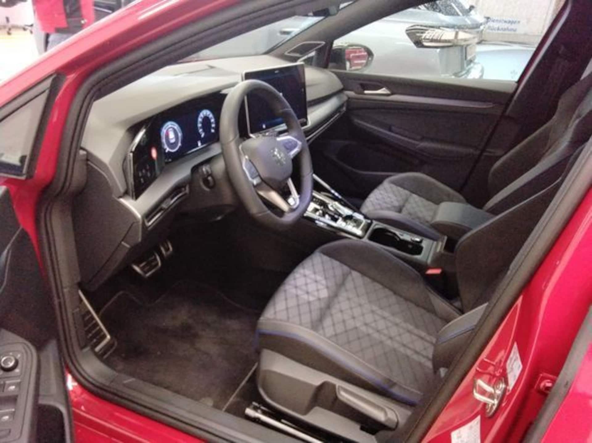 Volkswagen Golf R-Line