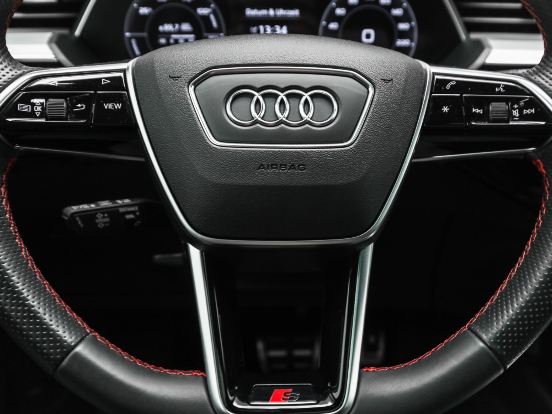 Audi Q8 e-tron S line