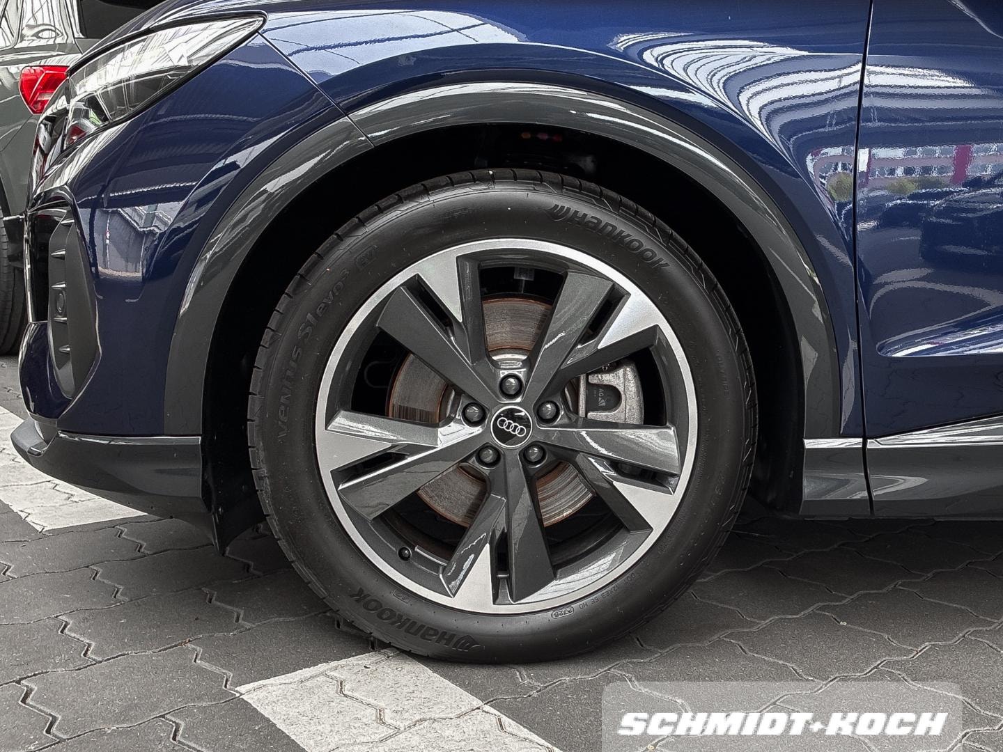 Bild über Audi Q4 e-tron 45 e-tron - für weitere Informationen kontaktieren Sie den Audi Partner