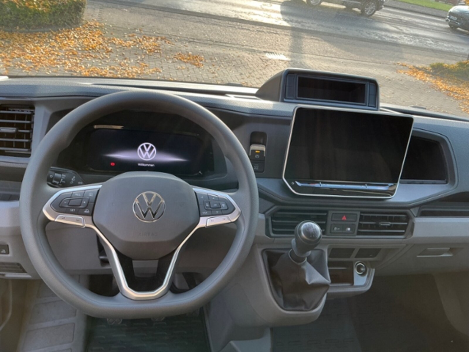 Volkswagen Crafter Kasten mittlerer Radstand – Bild 12