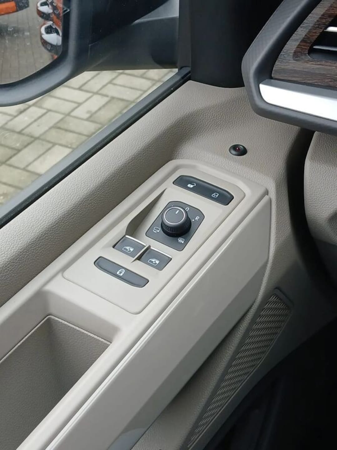 Volkswagen Multivan długi rozstaw osi Style