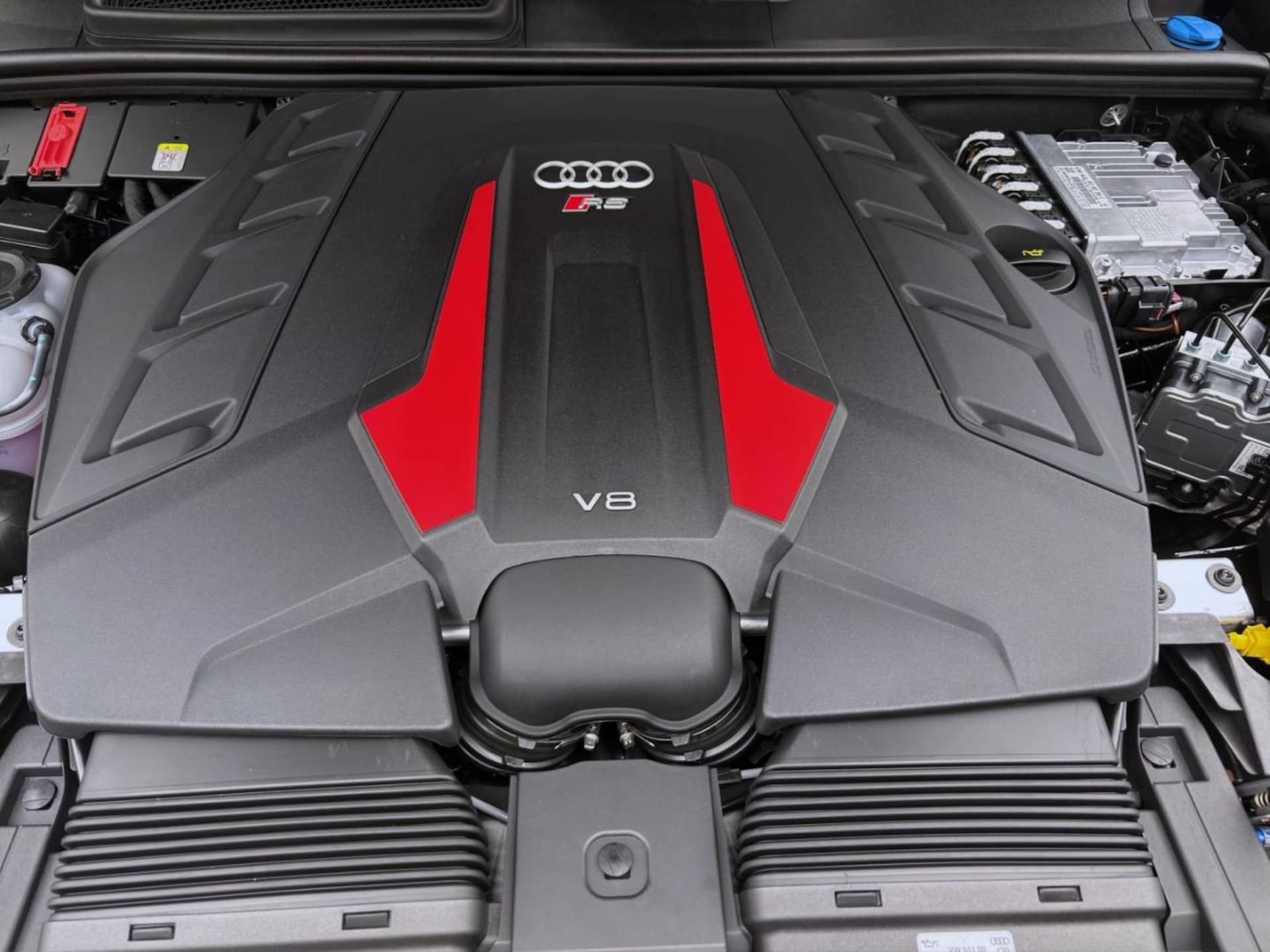 Audi RS Q8 SUV performance