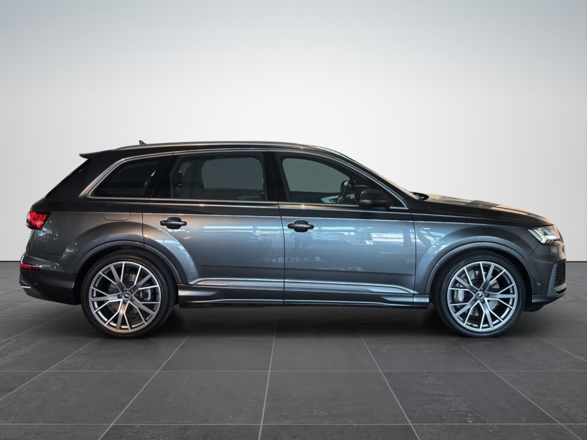 Audi Q7 SUV TFSI e S line