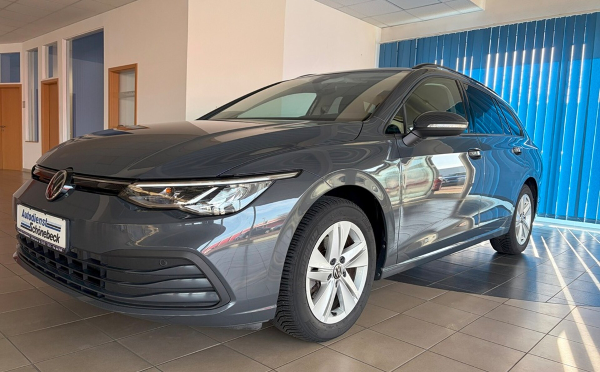 Volkswagen Golf Variant Life