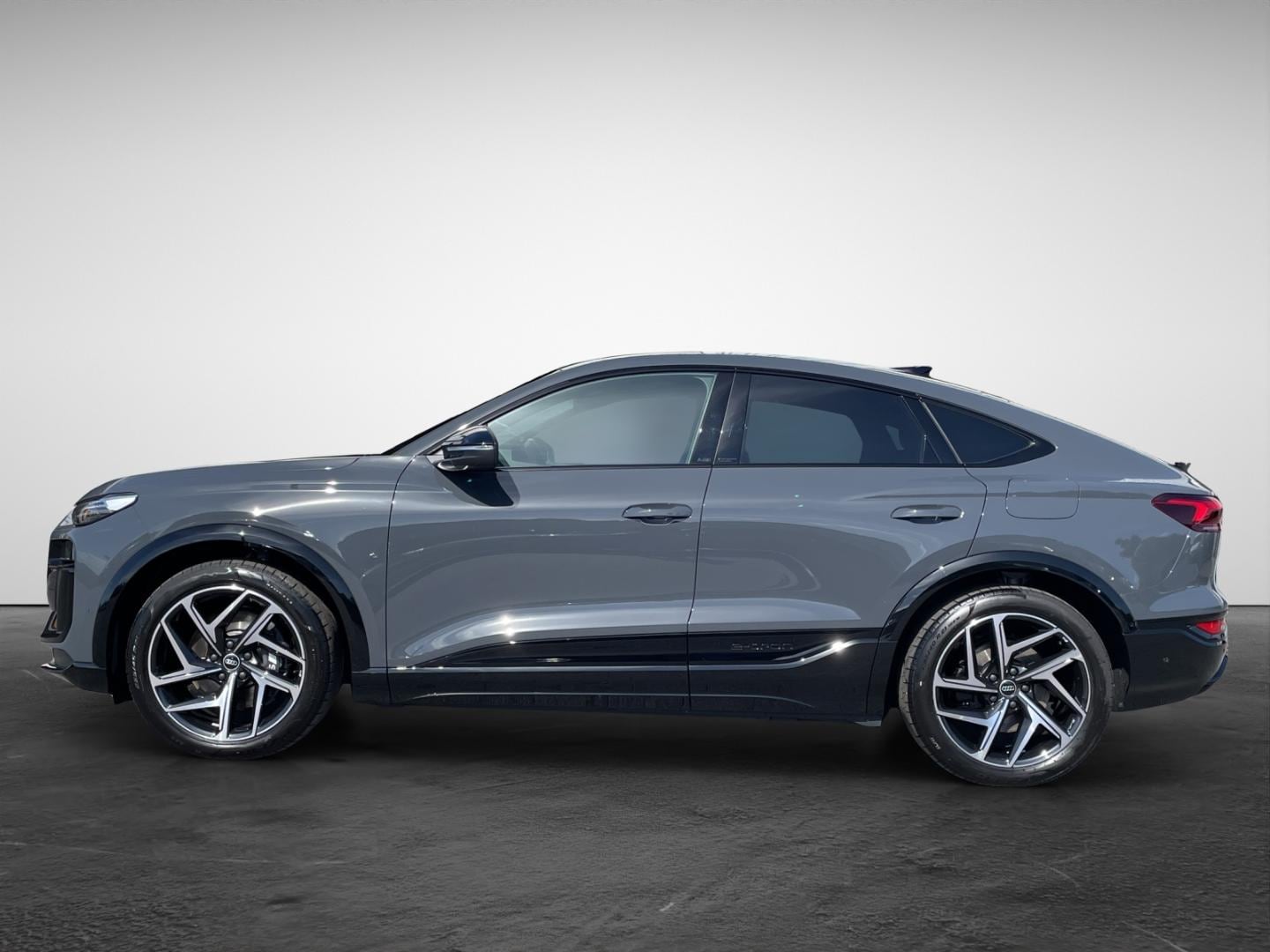 Bild über Audi SQ6 Sportback e-tron e-tron quattro - für weitere Informationen kontaktieren Sie den Audi Partner