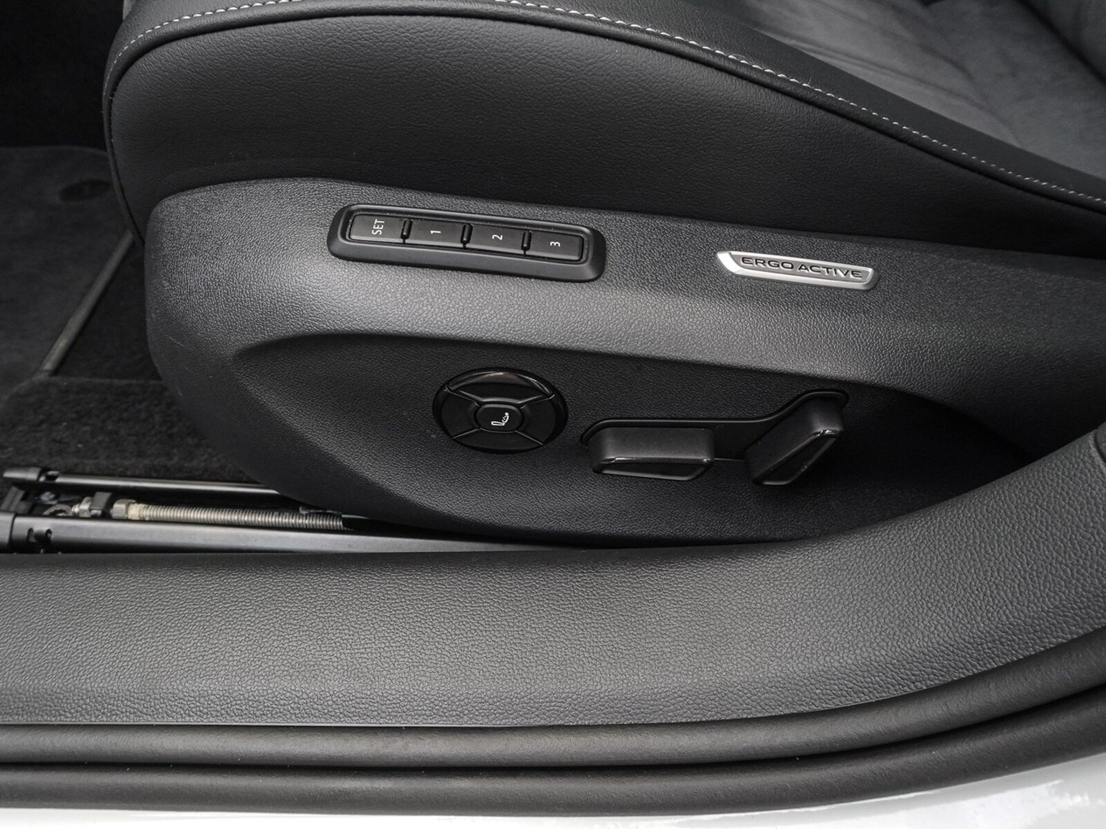 Volkswagen Passat – Bild 16