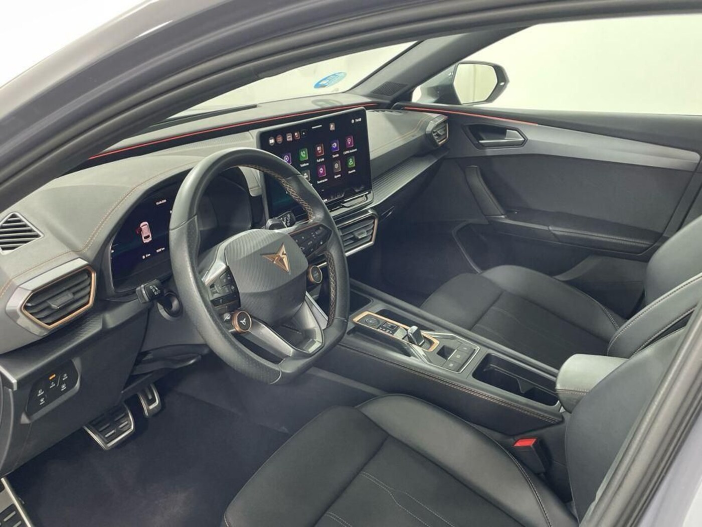 CUPRA Leon Sportstourer 1.5 eTSI DSG 110 kW (150 CV) — photo 16