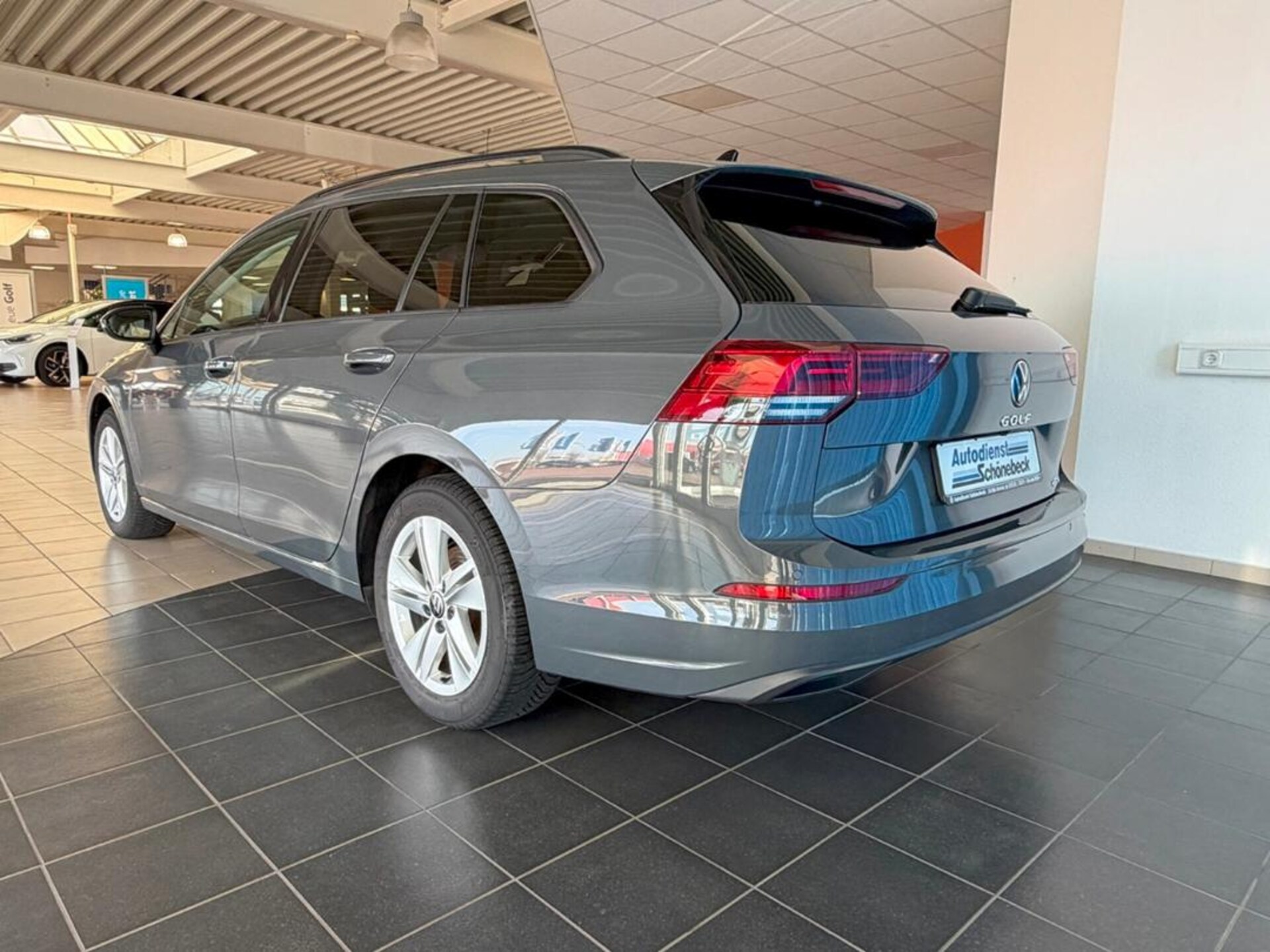 Volkswagen Golf Variant Life