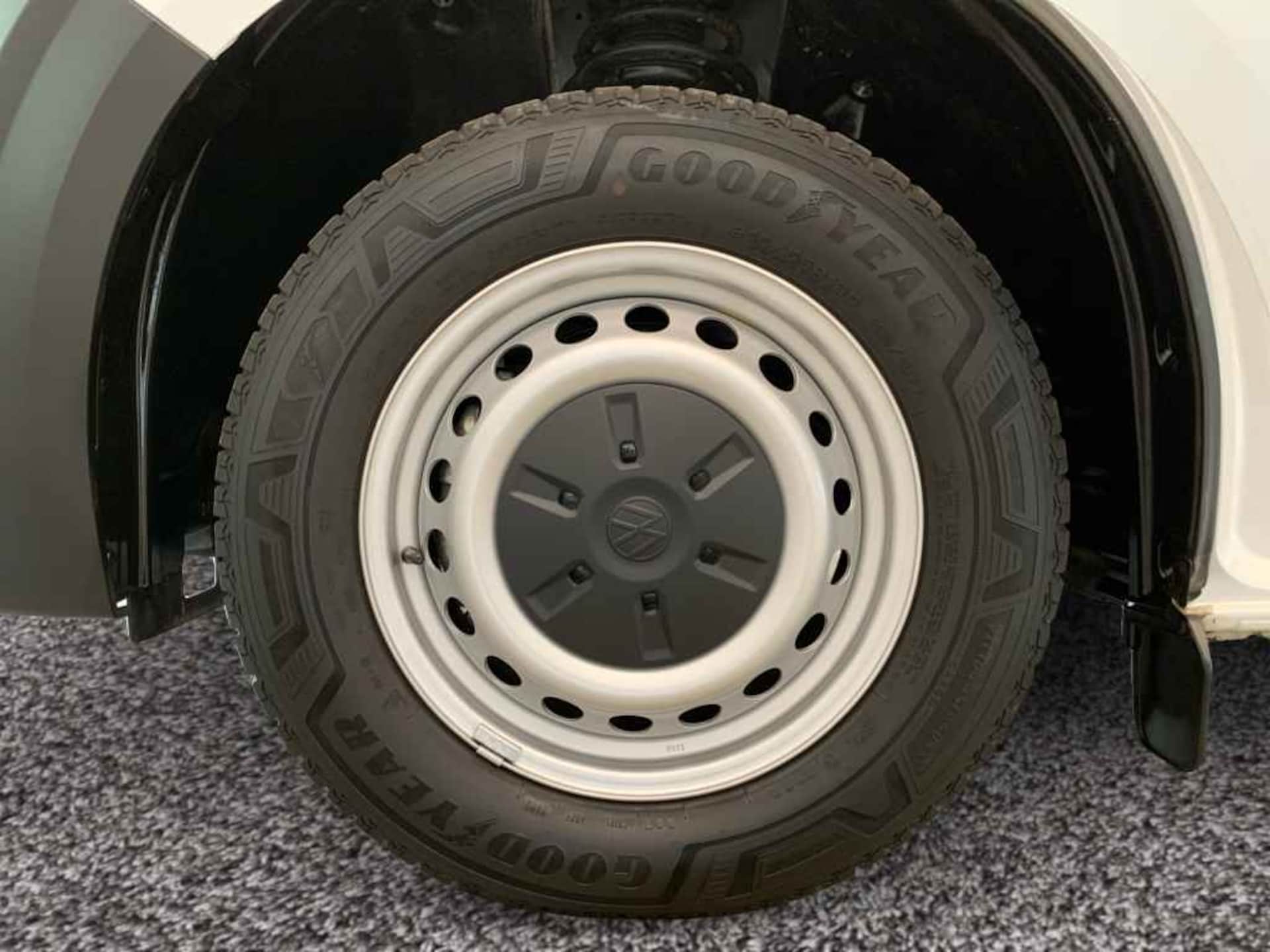 Volkswagen Transporter Kasten langer Radstand