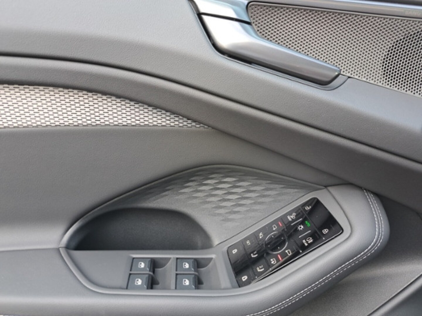 Bild über Audi A6 Avant edition one TDI quattro 150 kW S tronic - für weitere Informationen kontaktieren Sie den Audi Partner